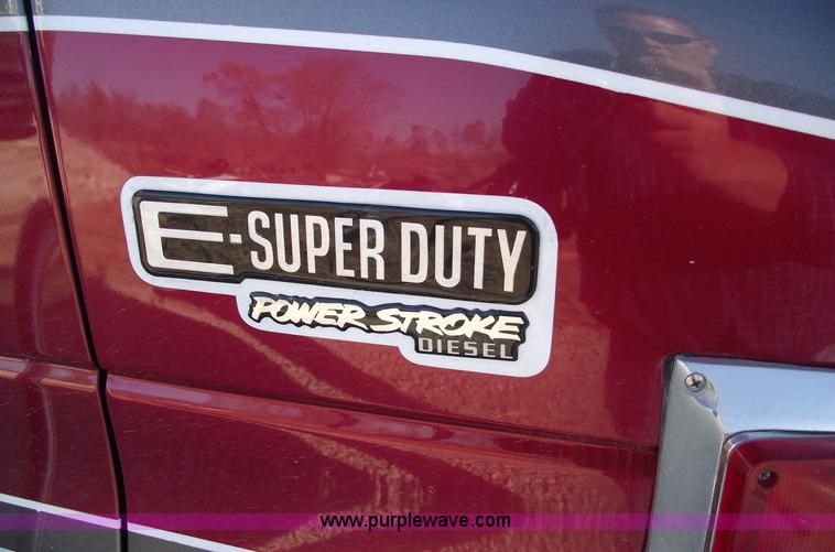 image for item 5999 1998 Ford E350 Super Duty ambulance