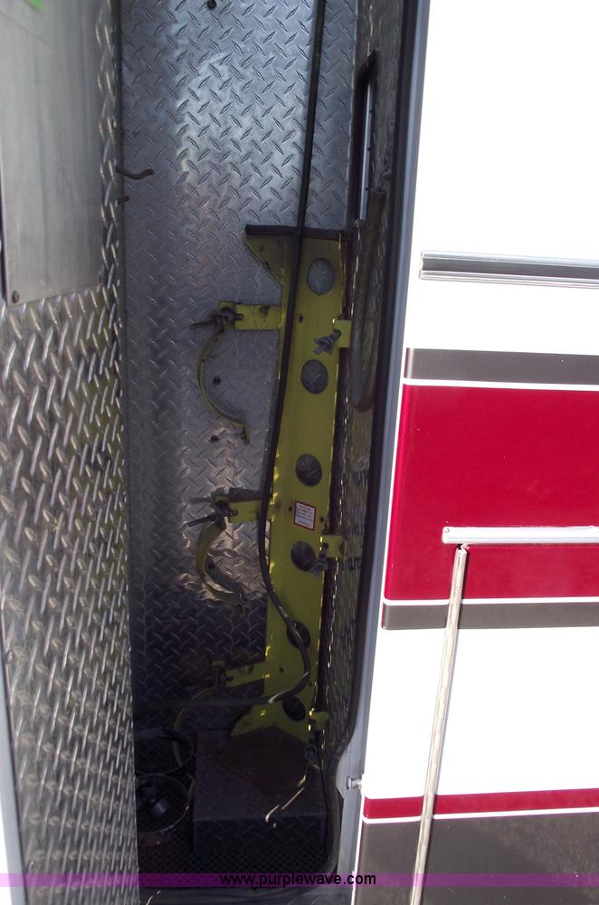 image for item 5999 1998 Ford E350 Super Duty ambulance