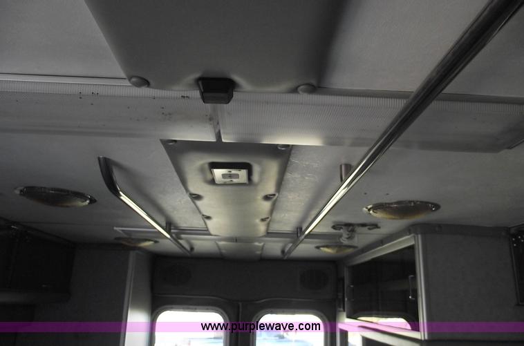 image for item 5999 1998 Ford E350 Super Duty ambulance