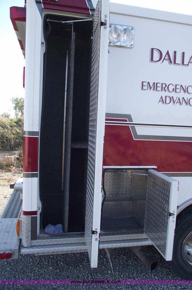 image for item 5999 1998 Ford E350 Super Duty ambulance