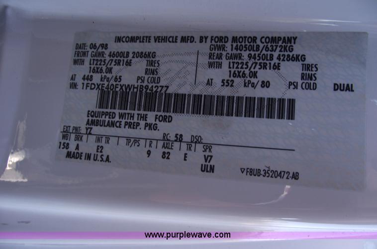 image for item 5999 1998 Ford E350 Super Duty ambulance