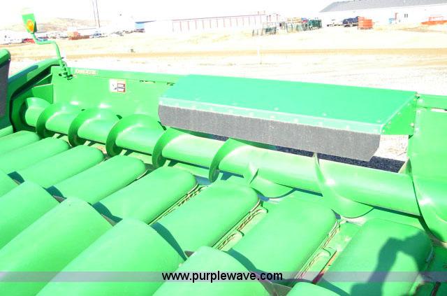 image for item 1200 2002 John Deere 1290 corn head