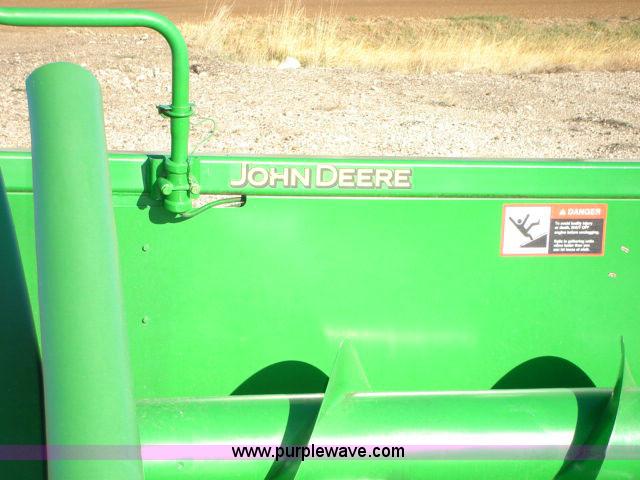 image for item 1200 2002 John Deere 1290 corn head
