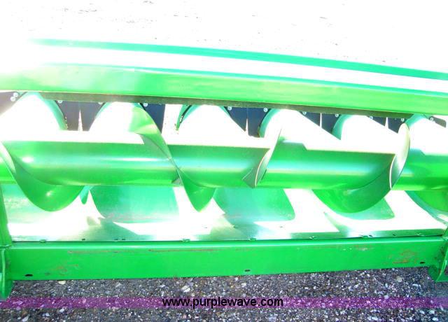 image for item 1200 2002 John Deere 1290 corn head