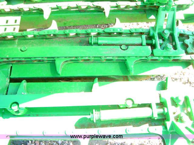 image for item 1200 2002 John Deere 1290 corn head