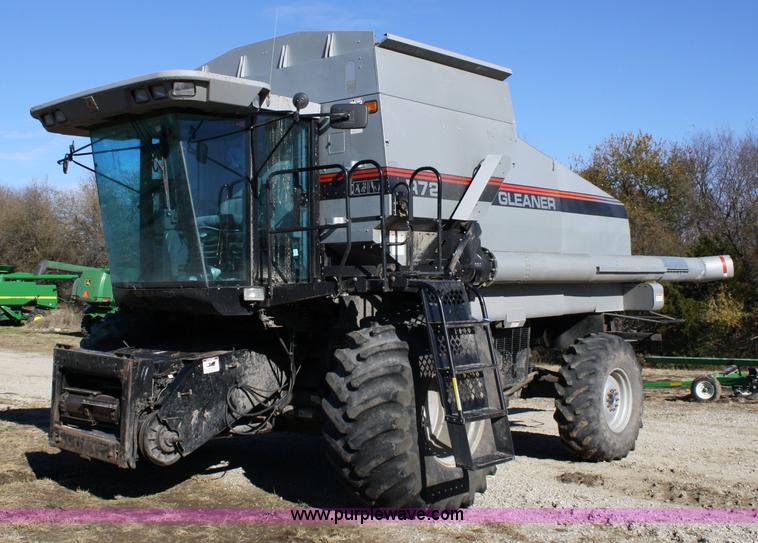 image for item 1500 2001 Gleaner R72 RWA combine
