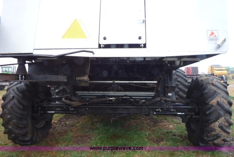 image for item 1500 2001 Gleaner R72 RWA combine