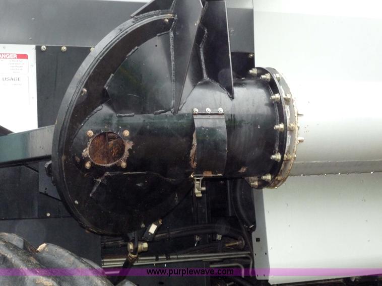 image for item 1500 2001 Gleaner R72 RWA combine