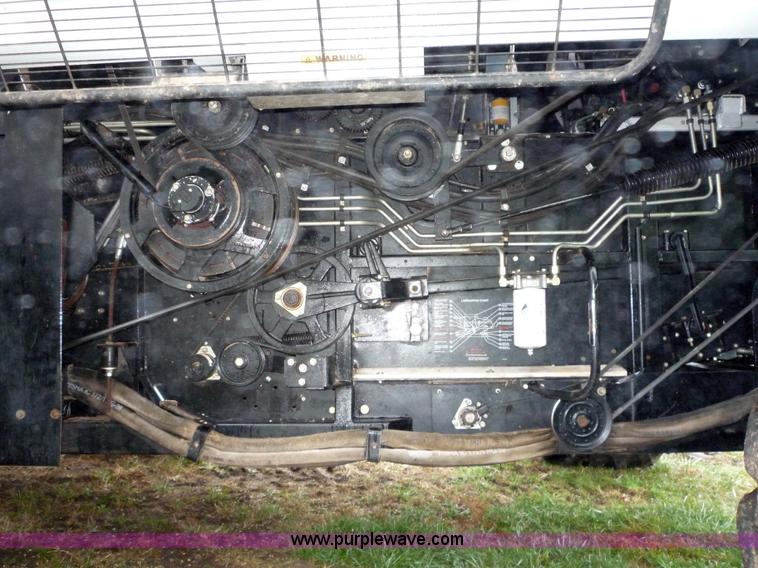 image for item 1500 2001 Gleaner R72 RWA combine