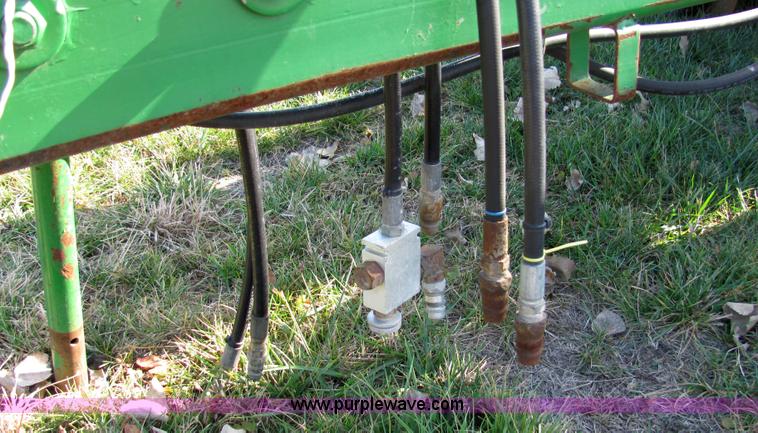 image for item 2326 1988 John Deere 7200 planter