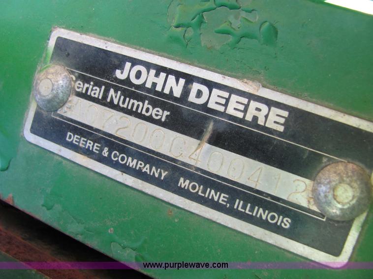 image for item 2326 1988 John Deere 7200 planter