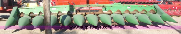 image for item 3102 1998 John Deere 1293 corn head