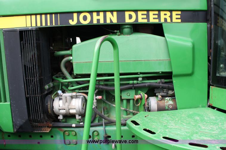image for item 4718 1992 John Deere 4960 MFWD tractor