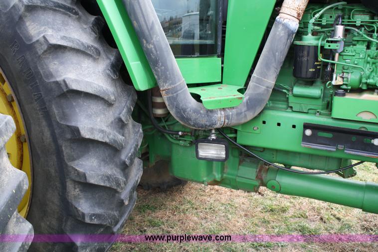 image for item 4718 1992 John Deere 4960 MFWD tractor