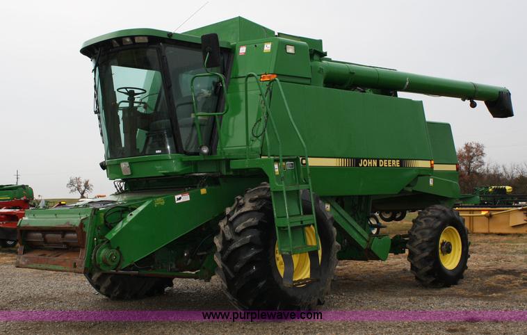 image for item 4719 1990 John Deere 9600 RWA combine