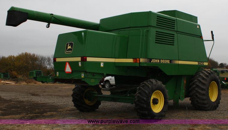 image for item 4719 1990 John Deere 9600 RWA combine
