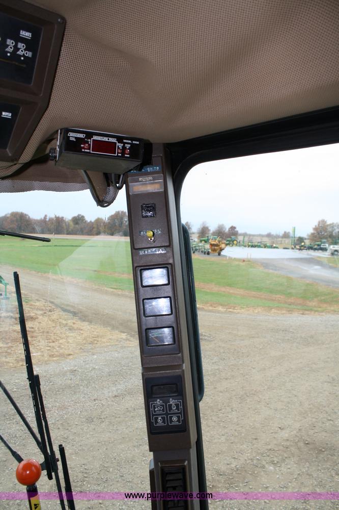 image for item 4719 1990 John Deere 9600 RWA combine