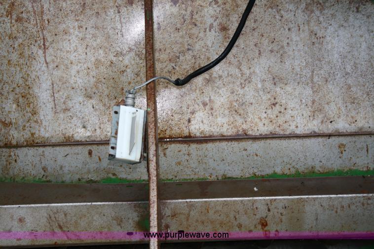 image for item 4719 1990 John Deere 9600 RWA combine