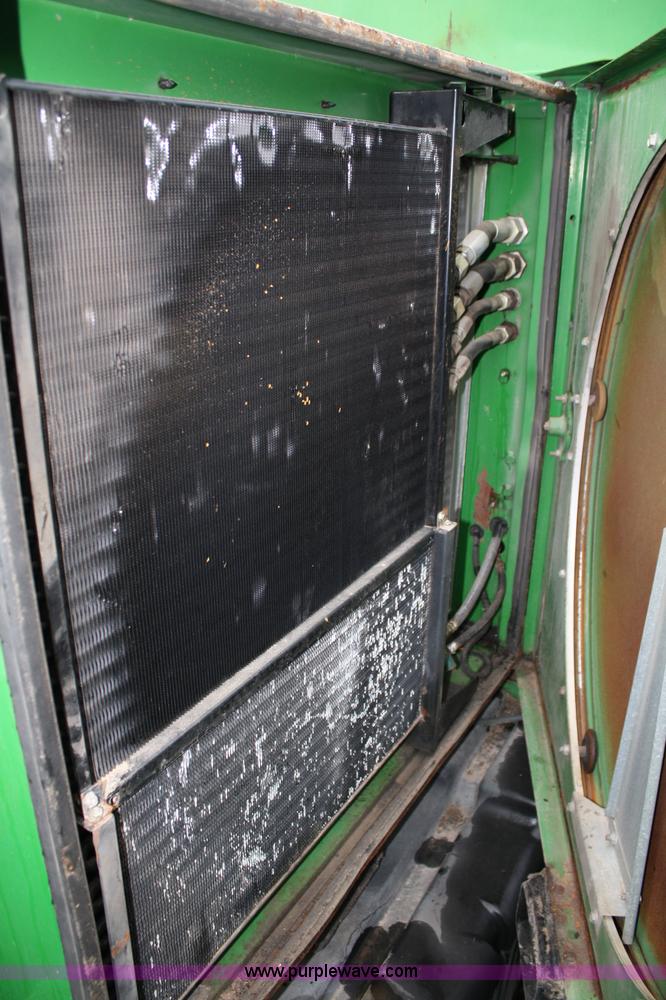 image for item 4719 1990 John Deere 9600 RWA combine