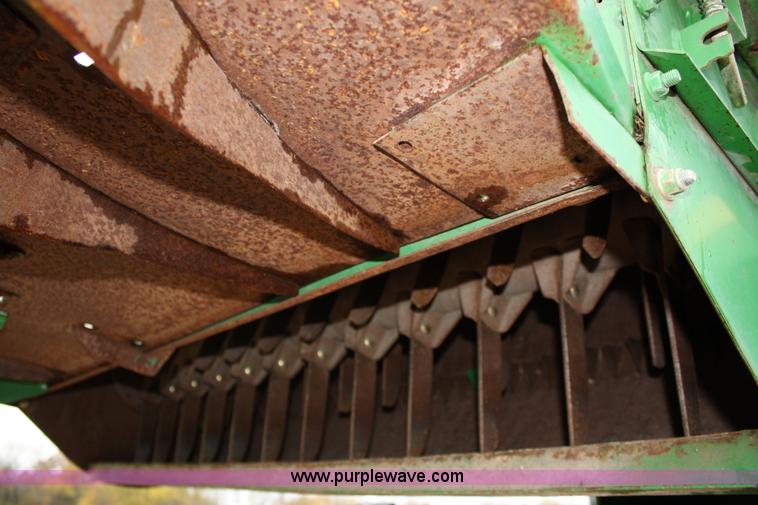 image for item 4719 1990 John Deere 9600 RWA combine