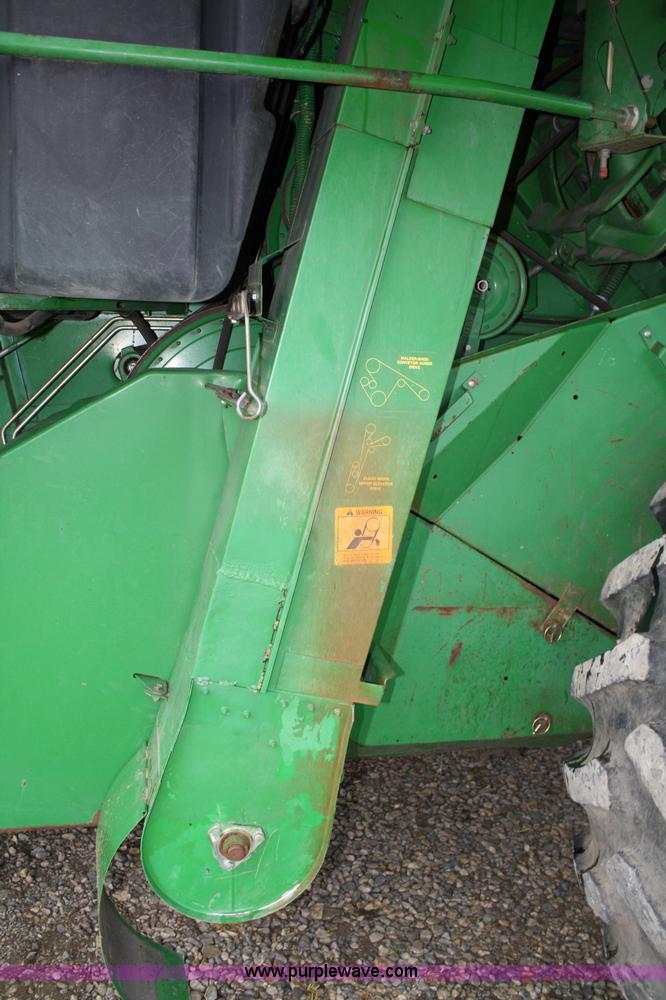 image for item 4719 1990 John Deere 9600 RWA combine