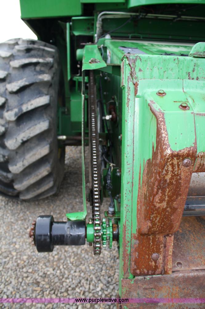 image for item 4719 1990 John Deere 9600 RWA combine