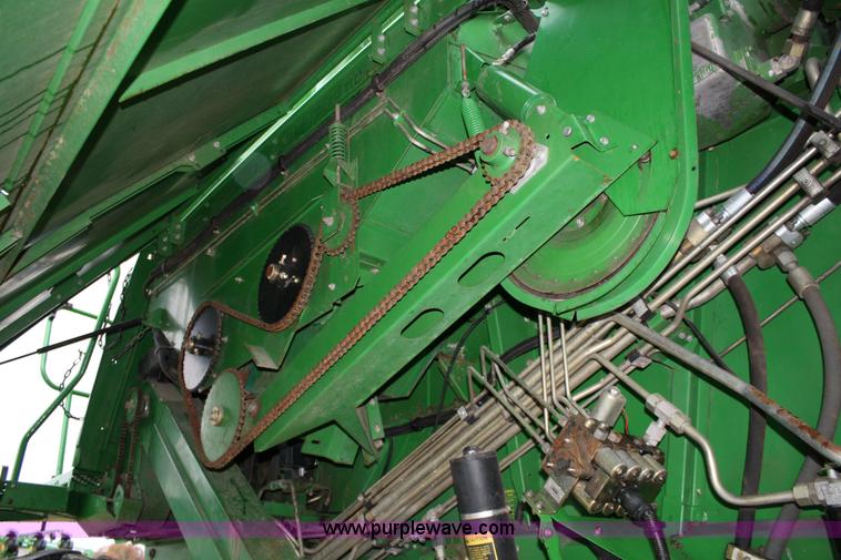 image for item 4719 1990 John Deere 9600 RWA combine