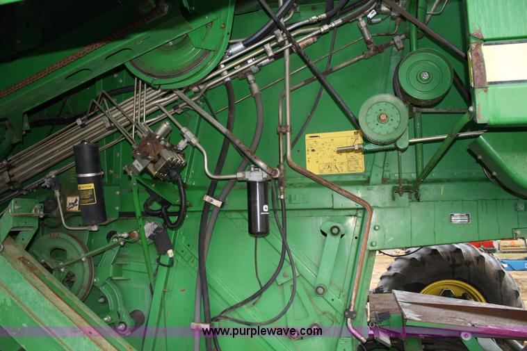image for item 4719 1990 John Deere 9600 RWA combine