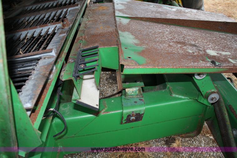 image for item 4719 1990 John Deere 9600 RWA combine