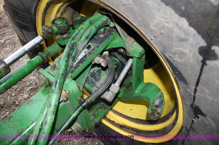 image for item 4719 1990 John Deere 9600 RWA combine