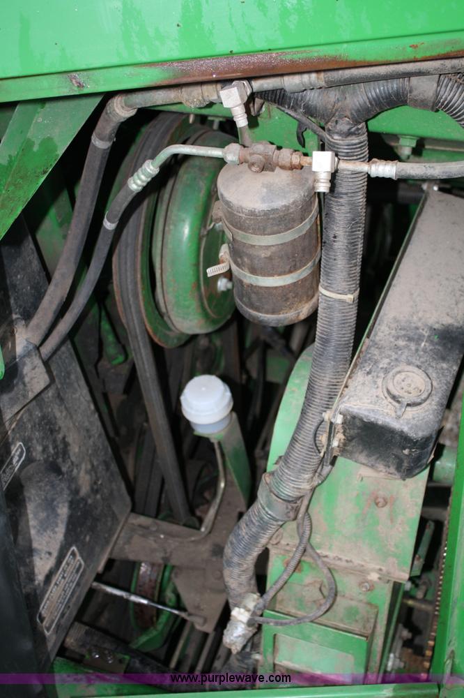 image for item 4719 1990 John Deere 9600 RWA combine