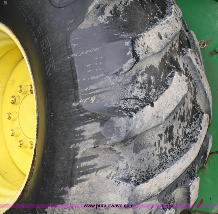 image for item 4719 1990 John Deere 9600 RWA combine