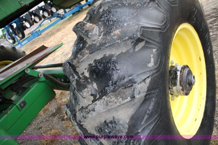 image for item 4719 1990 John Deere 9600 RWA combine