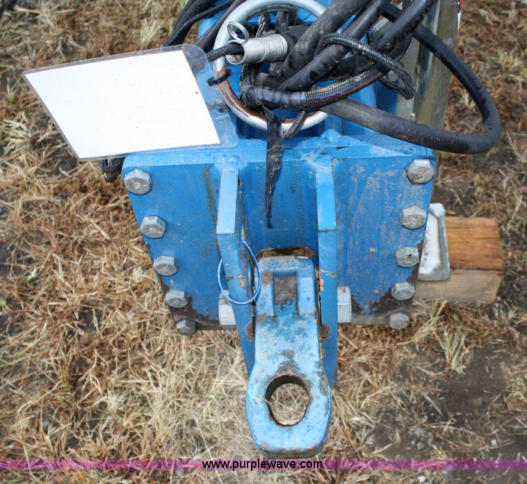 image for item 4720 Kinze 3600 16/31 twin-line planter