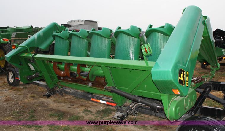 image for item 4721 John Deere 693 corn head