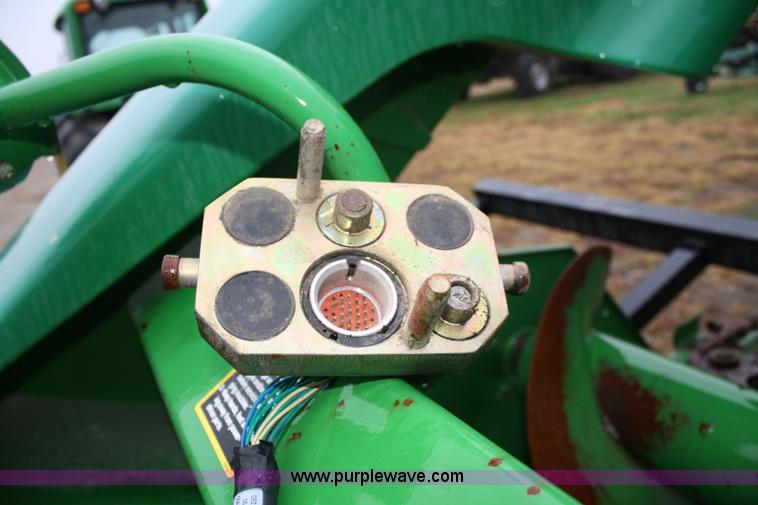 image for item 4721 John Deere 693 corn head