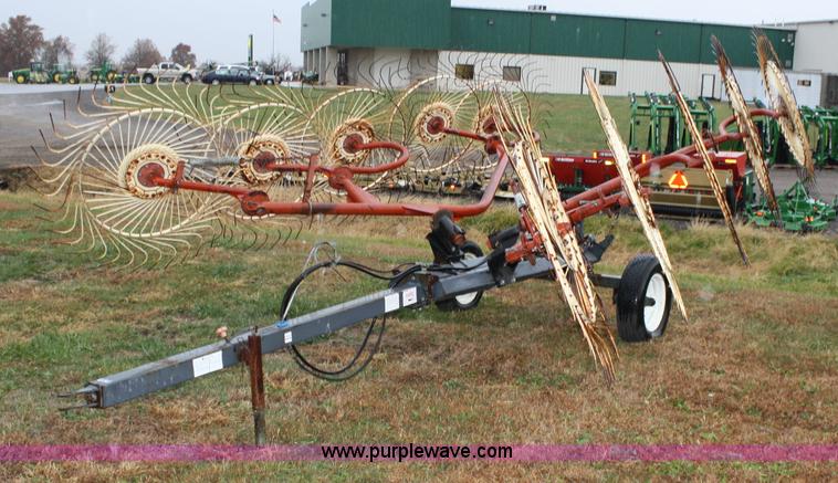 image for item 4723 Ogden 10 wheel rake