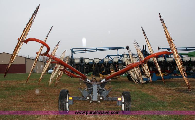 image for item 4723 Ogden 10 wheel rake