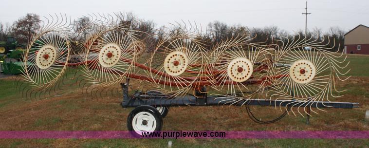 image for item 4723 Ogden 10 wheel rake