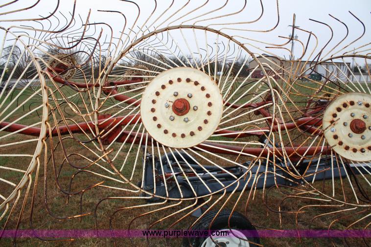 image for item 4723 Ogden 10 wheel rake