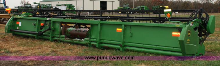 image for item 4724 John Deere 630F flex platform