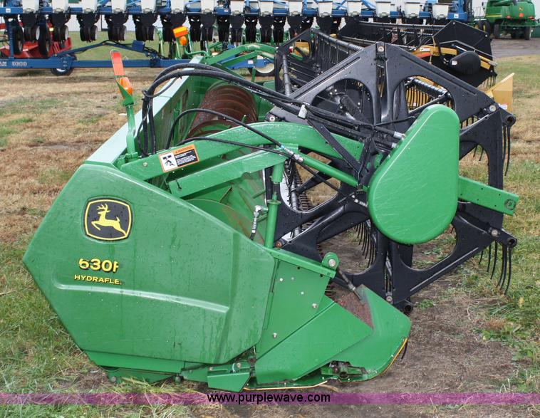 image for item 4724 John Deere 630F flex platform