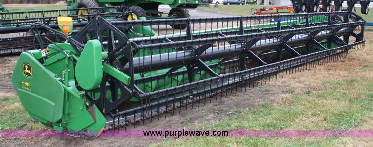 image for item 4724 John Deere 630F flex platform