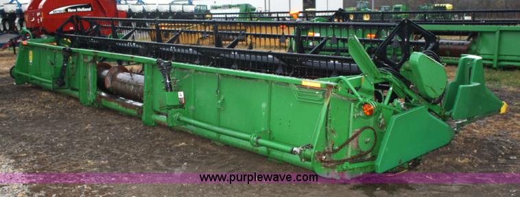 image for item 4726 John Deere 930 flex platform