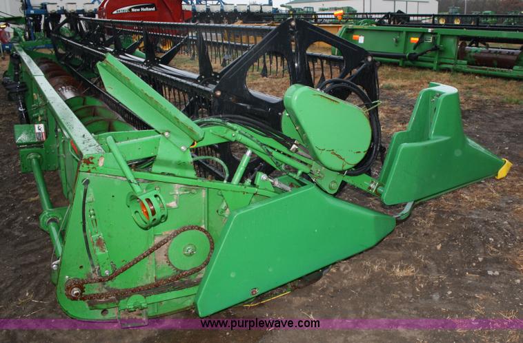 image for item 4726 John Deere 930 flex platform