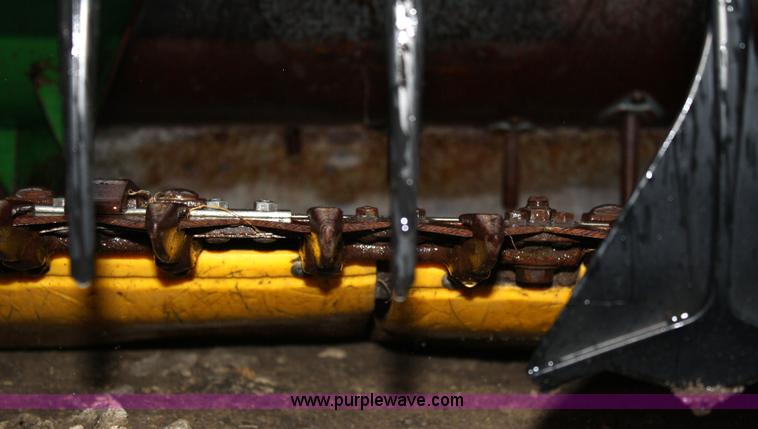 image for item 4726 John Deere 930 flex platform