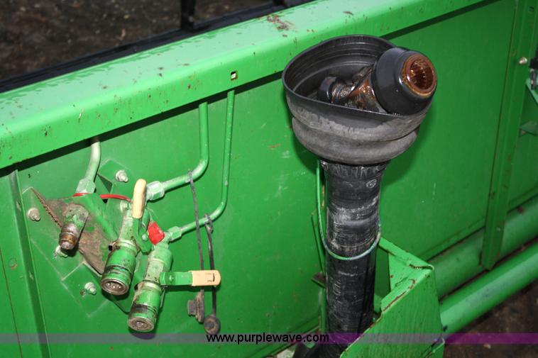 image for item 4726 John Deere 930 flex platform