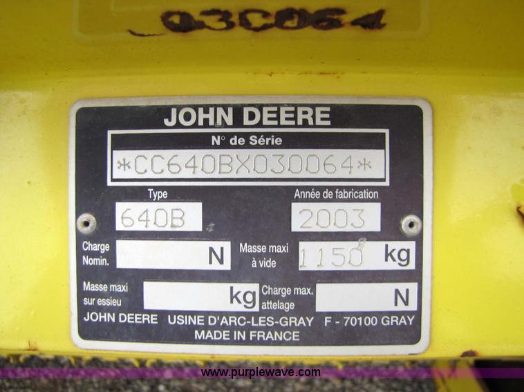 image for item 5125 2004 John Deere 640B forage pickup head