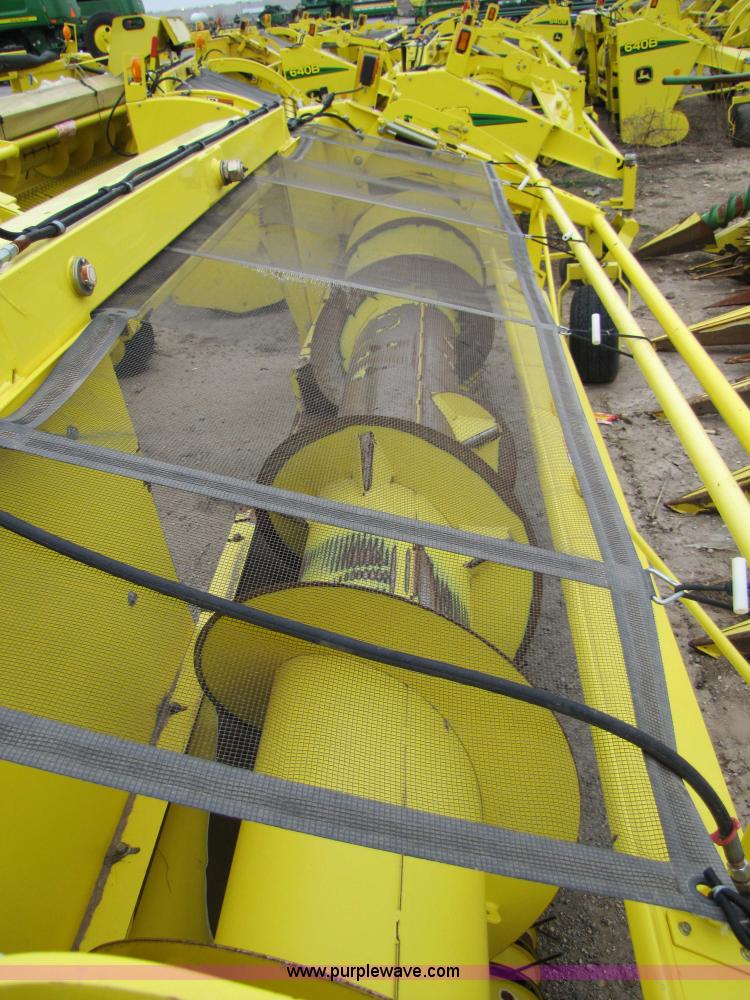 image for item 5127 2008 John Deere 640B forage pickup head