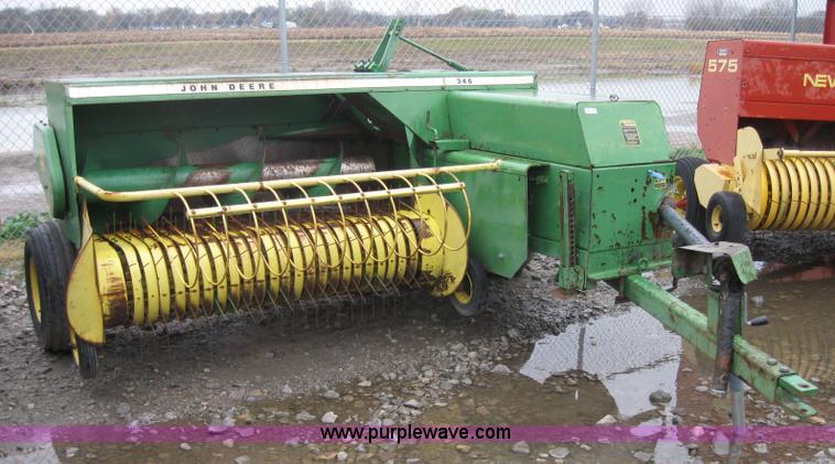 image for item 5202 John Deere 346 square baler